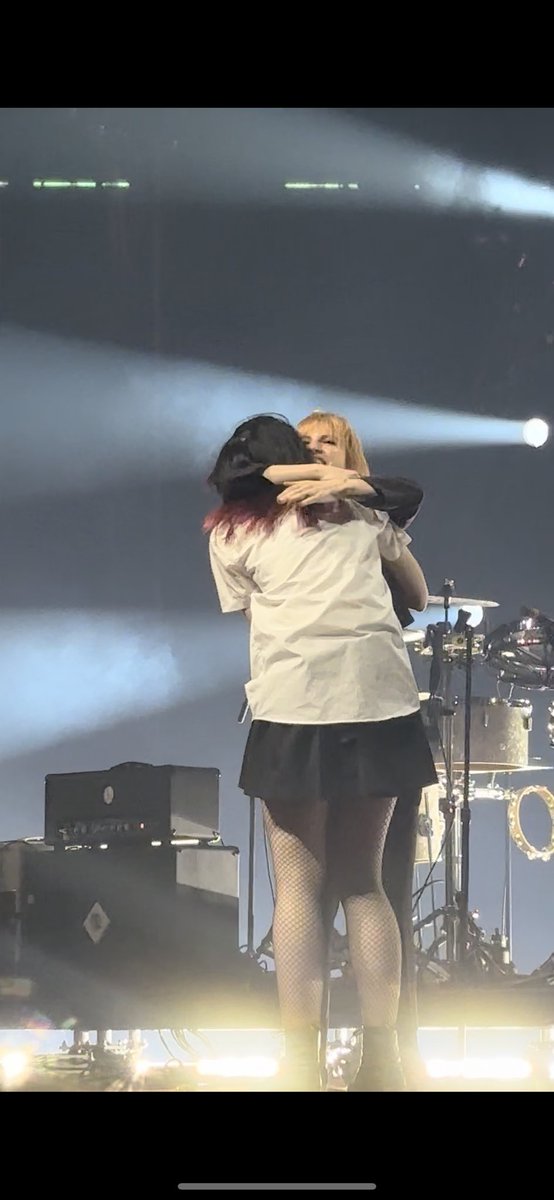 phantomcore_'s tweet photo. To Lauren and Julia who went on stage at Paramore Melbourne N1. I have video and photos of you guys singing and meeting Hayley from barricade. Pls dm so I can get it too you (the video to long to send here) 🤍
#paramore #paramoreMelbourne https://t.co/D0rFkr3rTd