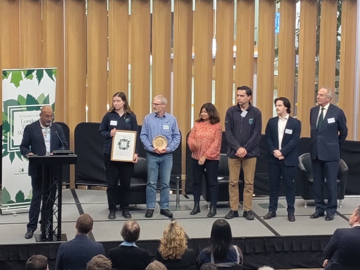 GreenPeterU's tweet photo. At the London Tree and Woodland Awards this evening - the #TreeOscars - celebrating volunteers, businesses, and groups who do so much to improve London's woodlands as part of #NationalTreeWeek

It's good to see @MayorofLondon and @ForestryComm supporting and recognising this work https://t.co/t5o1sA0w6I