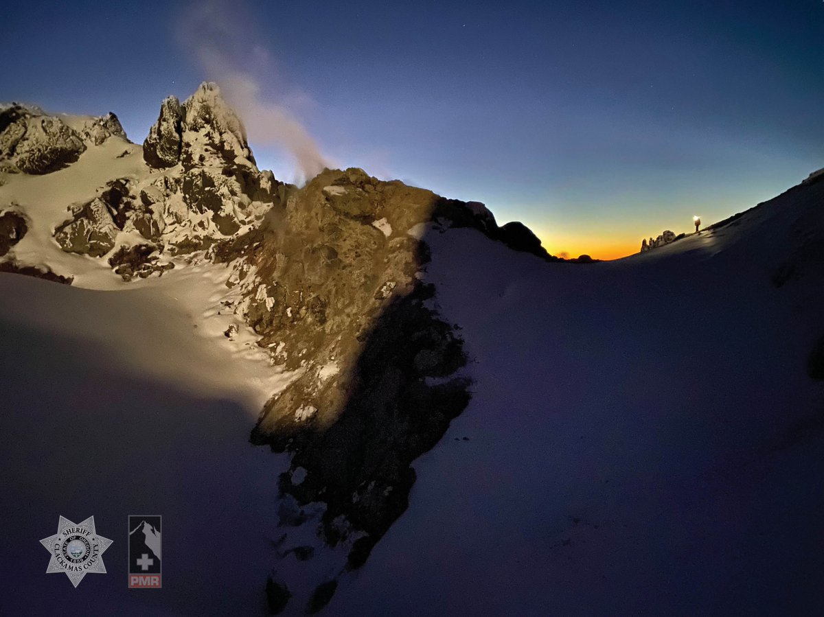 ClackCoSheriff's tweet image. NEWS RELEASE: Sheriff's Office Leads Successful Rescue After Woman Falls Hundreds of Feet on Mt. Hood -- clackamas.us/sheriff/2023-1…