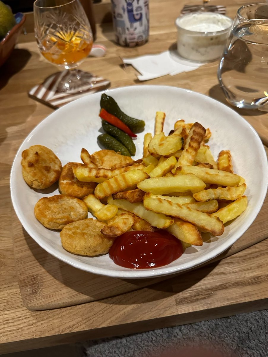 Owain Wyn Evans (@owainwynevans) on Twitter photo FAVE CHILDHOOD MEAL & DO YOU STILL TREAT YOURSELF TO IT? First week in the house- popped to the corner shop to purchase an emergency meal of beige frozen food (feat gherkins for a splash of colour!) Not had an oven chip in YEARS! Give me your childhood meals <a href="/BBCRadio2/">BBC Radio 2</a>! 📻 👇 FAVE CHILDHOOD MEAL & DO YOU STILL TREAT YOURSELF TO IT? First week in the house- popped to the corner shop to purchase an emergency meal of beige frozen food (feat gherkins for a splash of colour!) Not had an oven chip in YEARS! Give me your childhood meals <a href="/BBCRadio2/">BBC Radio 2</a>! 📻 👇