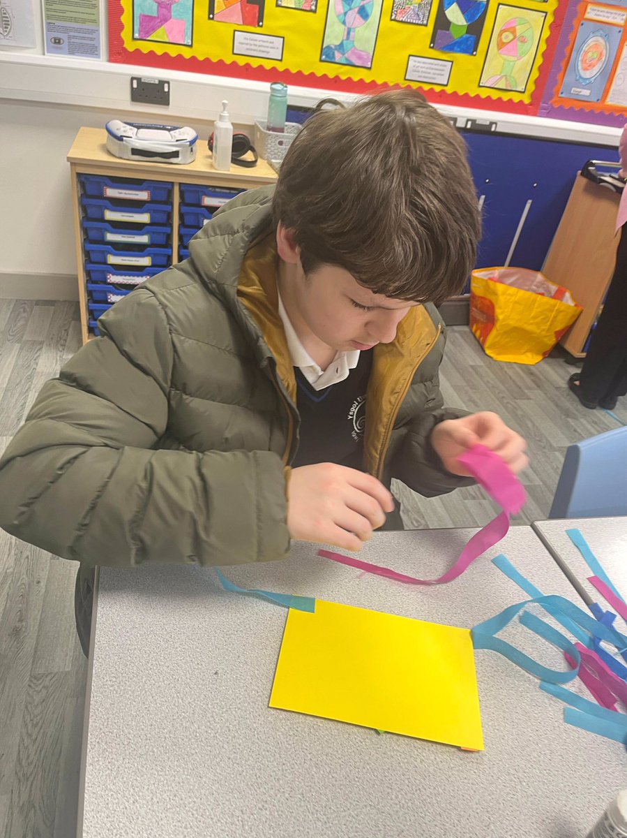 islwynsrb's tweet photo. Nedd are studying festivals around the world right now and enjoyed using clay to make Rangoli patterns along with other creative tasks. #whattostudynext #learningthroughdoing https://t.co/glxnBzv4Qk