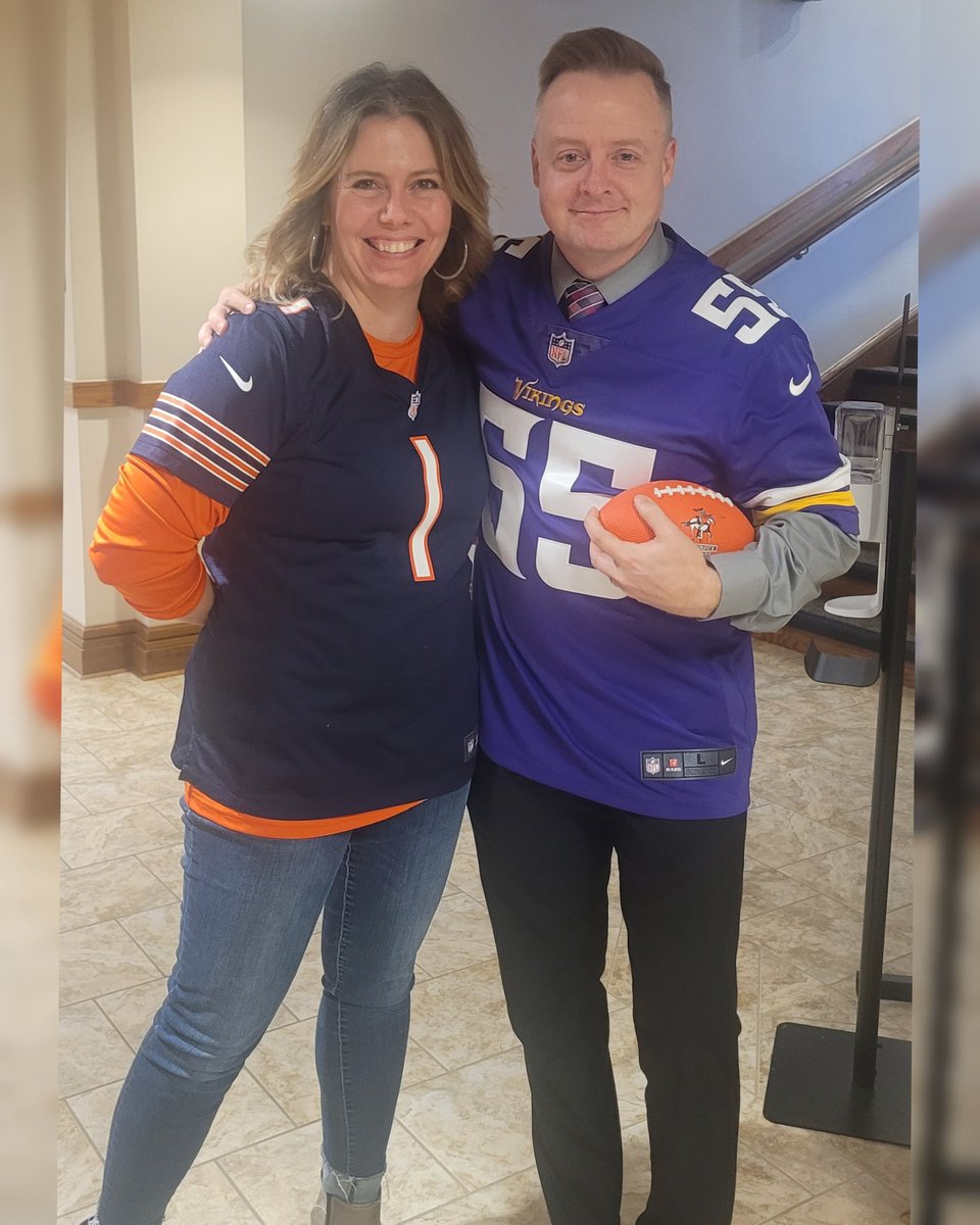 Jimmie Booster Club (@ujboosterclub) on Twitter photo #JimmieBoosterClub & Planned Giving Directors by day - fierce rivals by #MondayNightFootball
<a href="/MichaelSavaloja/">Michael Savaloja</a>
Hope you're repping on your side of campus too <a href="/Coach_Mistro/">Brian Mistro</a> !!!!
#OfficeAntics #CoWorkerRivalries #GoBears #Skol #DaBears #GoVikings #JimmieBoosterClub & Planned Giving Directors by day - fierce rivals by #MondayNightFootball
<a href="/MichaelSavaloja/">Michael Savaloja</a>
Hope you're repping on your side of campus too <a href="/Coach_Mistro/">Brian Mistro</a> !!!!
#OfficeAntics #CoWorkerRivalries #GoBears #Skol #DaBears #GoVikings