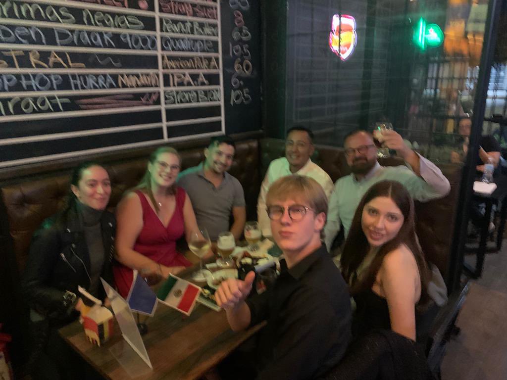 ¡Viva 🇧🇪 en Guadalajara! Fue un placer reunir a compatriotas belgas que viven en Jalisco en el café De Gulden Draak en el corazón de Guadalajara… para establecer contactos y disfrutar de la amplia variedad de cervezas belgas.