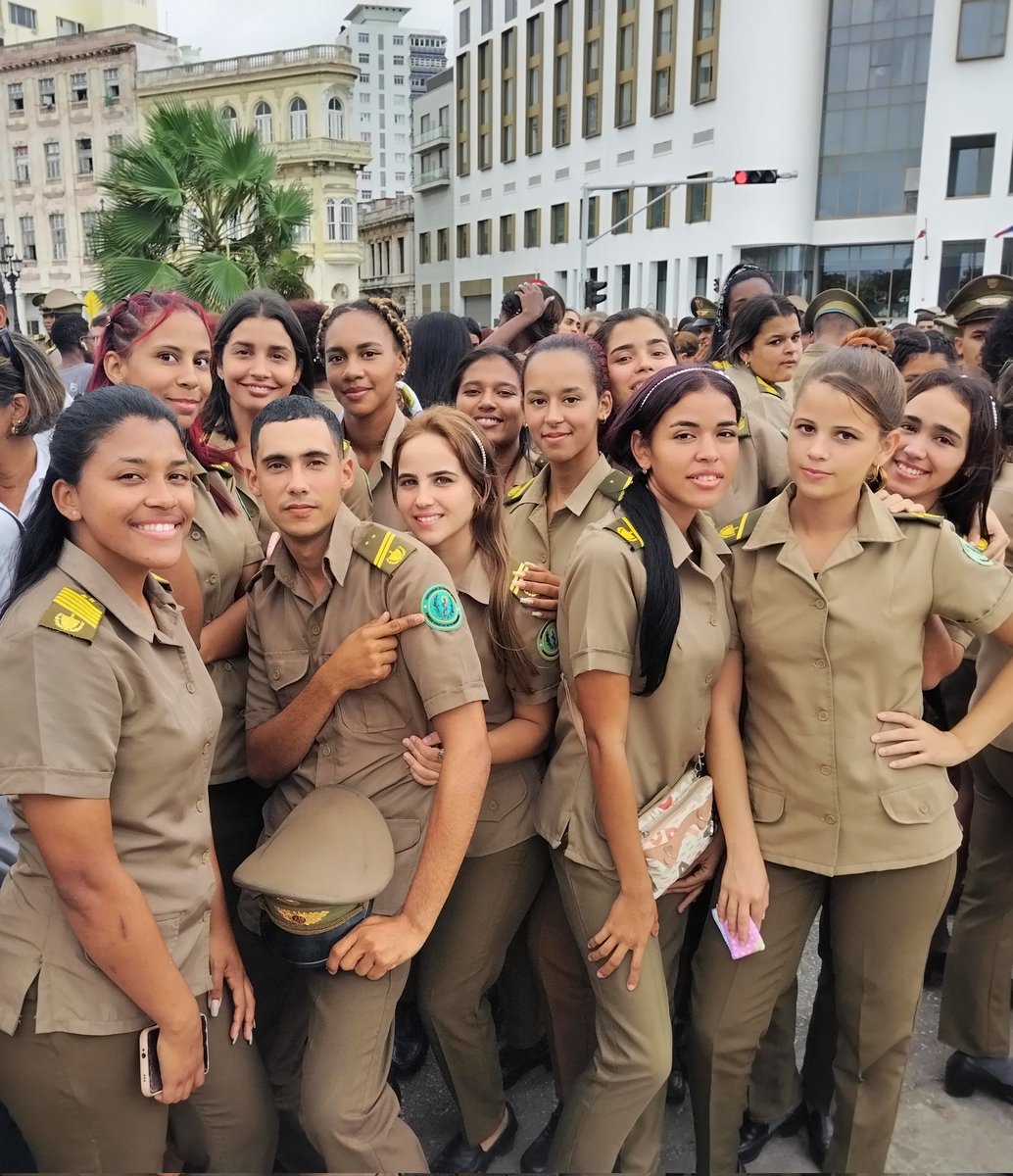 Hoy honramos a nuestros próceres asesinados hace 152 Años #NiOlvidadosNiMuertos
#EstudiantesDeMedicina
#FidelPorSiempe <a href="/yordi_maqueira/">ymaque</a> <a href="/LogVanguardia/">Logística de Vanguardia</a> <a href="/Ucimed_Cuba/">Jóvenes Por La Vida</a> <a href="/UJCdeCuba/">UJC de Cuba</a> <a href="/GuerrillaRMGrm/">Rolman Arias Taset 🇨🇺</a> <a href="/YarimaAlvarez2/">Yarima Alvarez 2150💜</a> <a href="/DarislenisRodr2/">Daris 2149-💚💚</a> <a href="/LadronNathalie/">Nathalie Ladrón De Guevara Avilés</a> <a href="/DiangoCha/">Diango Cha</a> <a href="/DiazCanelB/">Miguel Díaz-Canel Bermúdez</a> <a href="/dianabelpompa/">Dianabel 2149💚💚</a>