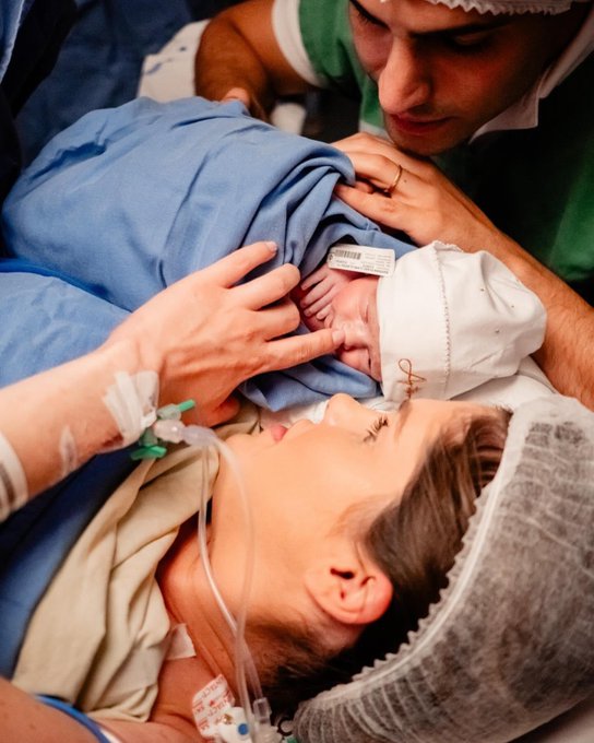 Meus meninos chegaram &hearts;️ 27/11/2023  34 semanas e 3 dias  &Aacute;lvaro  2.356g  45cm  14:08   Ant&ocirc;nio  2.090g 44cm<a href="/tag/ficaanapaula"class="tags"><span>#ficaanapaula</span></a>