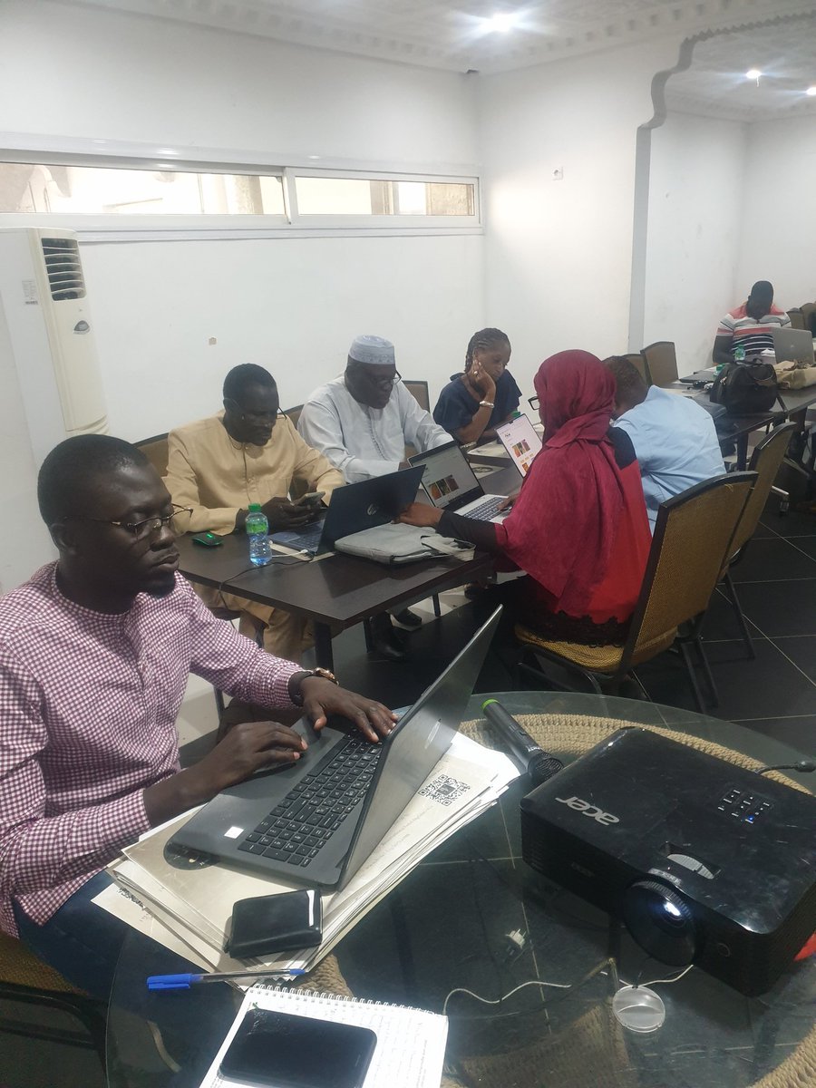 thiendella_faal's tweet photo. FAO's Digital Villages Initiatives (DVI) and National Extention Services Agency (ANCAR) training Senegalese farmers' associations in digital marketing and e-commerce for better market access, better life. #DigitalVillagesInitiative #DVI #ANCAR https://t.co/DrcHV2MSx4