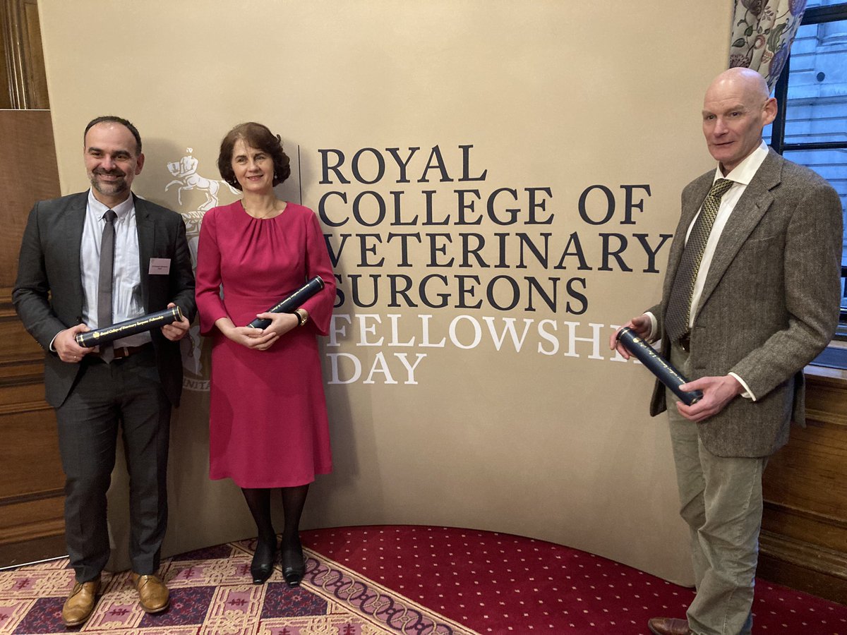 Congratulations to our SVS academics <a href="/LivUni_IVES/">Inst of Infection Veterinary & Ecological Sciences</a> Prof. David Bardell, Dr. Fernando Malalana, Professor George Oikonomou and Dr. Dorina Timofte who were awarded Fellowship of the Royal College of Veterinary Surgeons in London today 🎉🎉👏👏