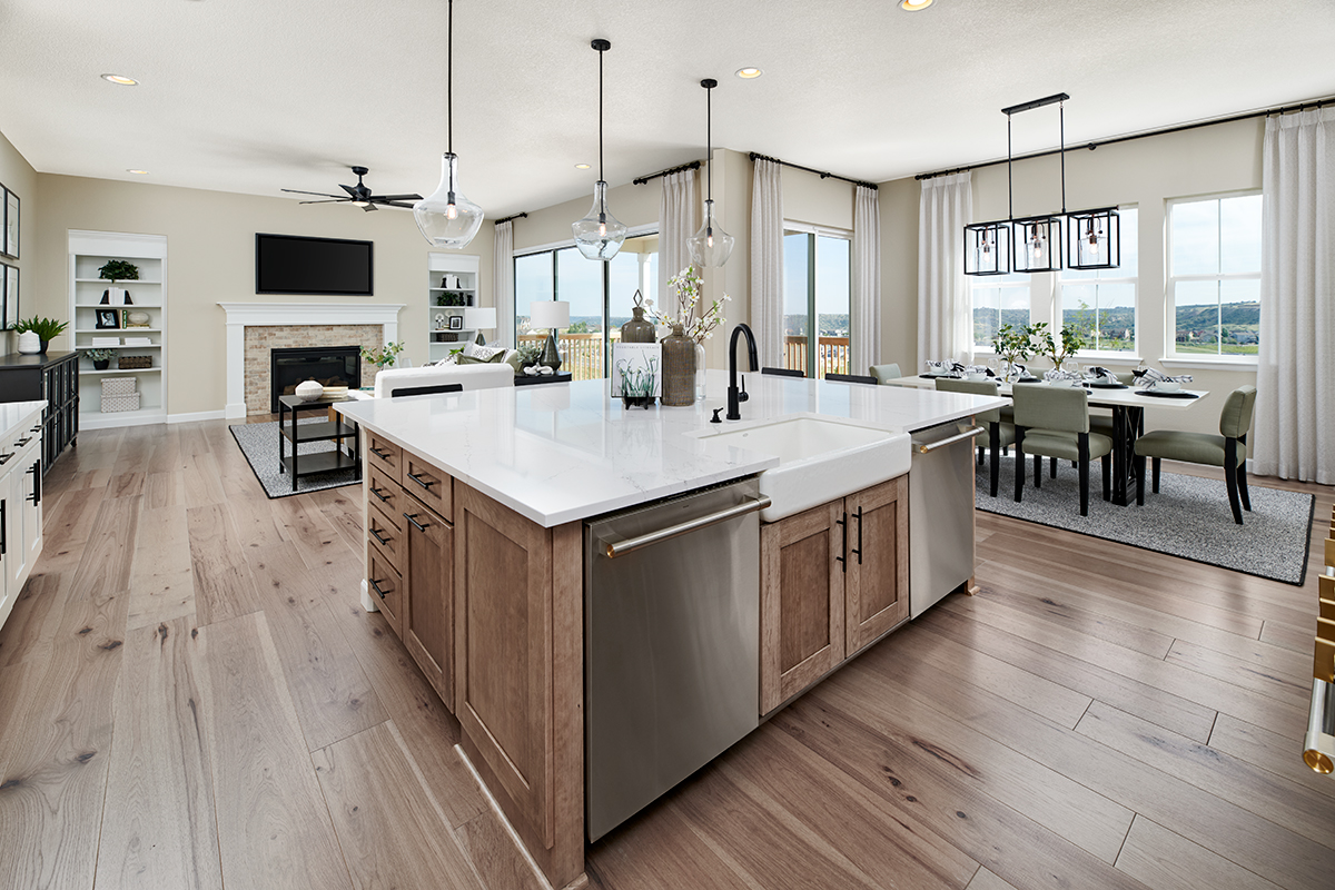 RAHomes's tweet photo. Modeled at Vista Pines at Crystal Valley in Castle Rock, CO, this exciting Harmon home boasts ample living space with plenty of options for entertaining guests during the holidays! See where we build this inspired floor plan: https://t.co/CjX1OPcYvV #ModelHomeMonday 🏠 https://t.co/6HFvwEpEP4