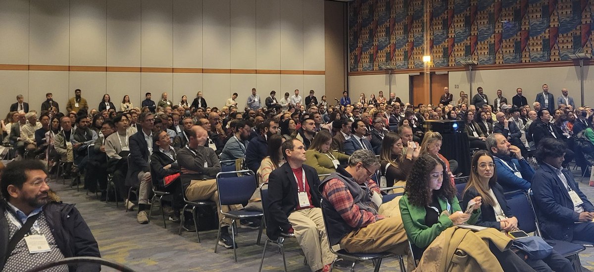 Happening now. Full house. SRO. #RSNA23 E451B