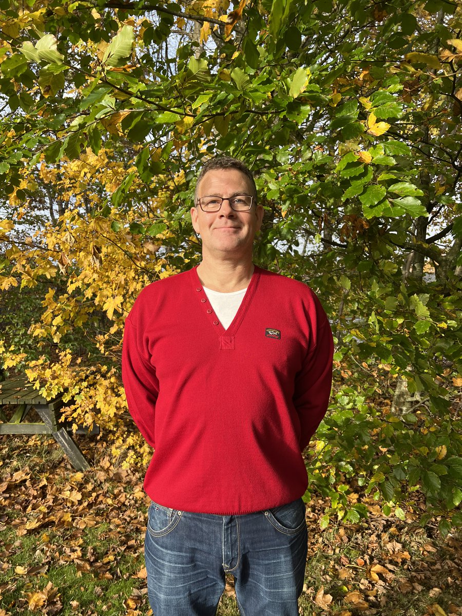 tinychoicedk's tweet photo. Hvis du er interesseret i et tiny house fra Tiny Choice, skal du have fat i Michael Møller. Han står for salget til private, er uddannet tømrer og har selv bygget flere tiny houses. https://t.co/7V42gM7HQn
 #tinyhouse #bæredygtighed #bæredygtigtbyggeri https://t.co/unb2liRz1y