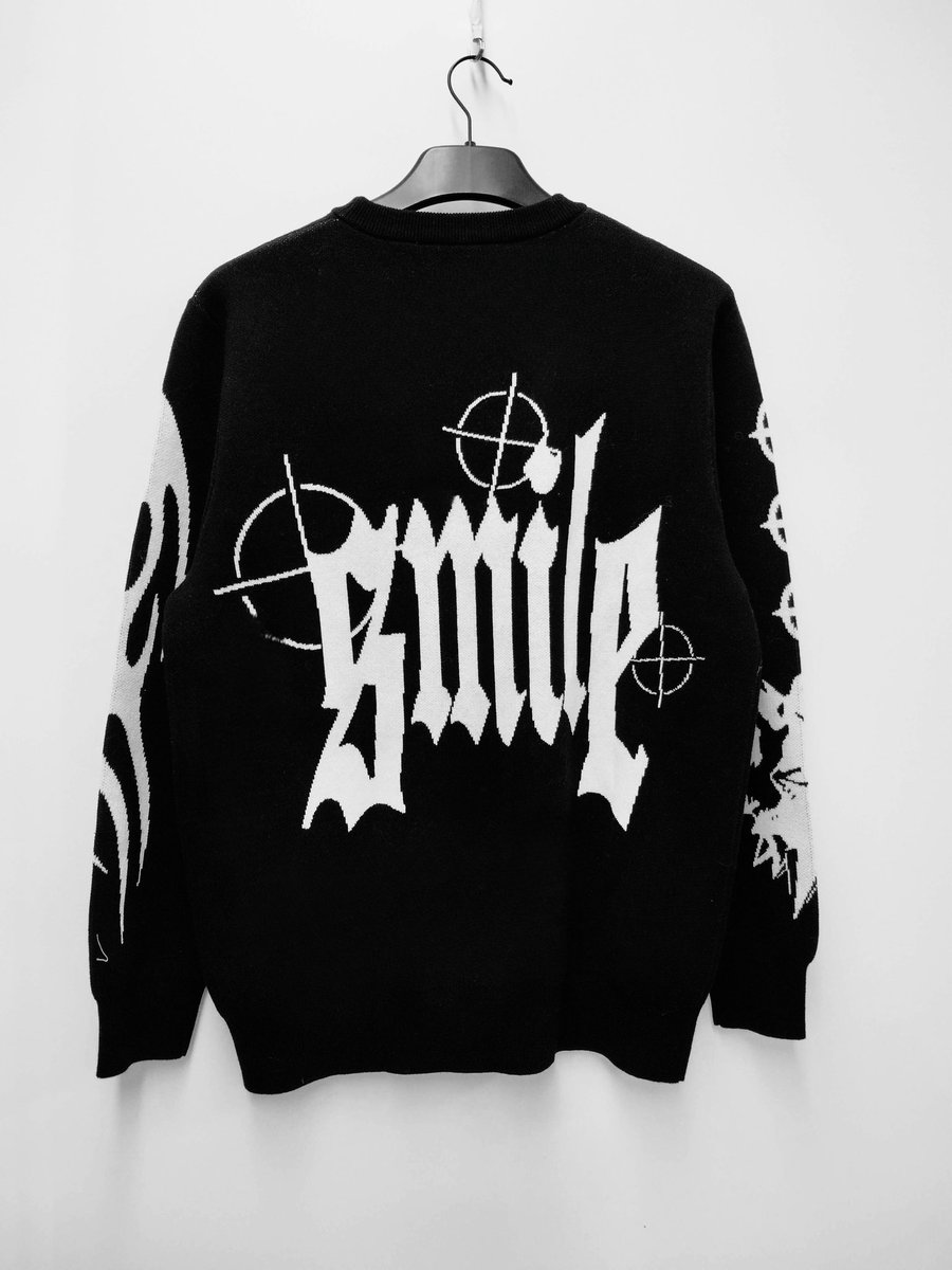 SM!L3 ® tweet media