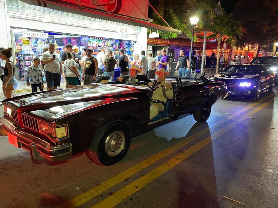 77BanditTransAM's tweet photo. Buford and Junior visit Key West https://t.co/YMUjQjD5Br