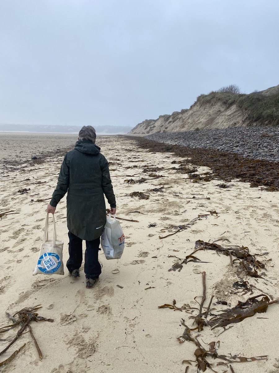 CornishSpliced's tweet photo. Porthkidney beach hugged yesterday
So much plastic in the seaweed and lots of sea creatures washed up too.
Half of the ghost gear and litter treasures collected can be repurposed by our #rePURPOSEDinCORNWALL friends which is ace!! Off to sort through.
#Cornish
@2minuteHQ https://t.co/Qk9g1SiKmm
