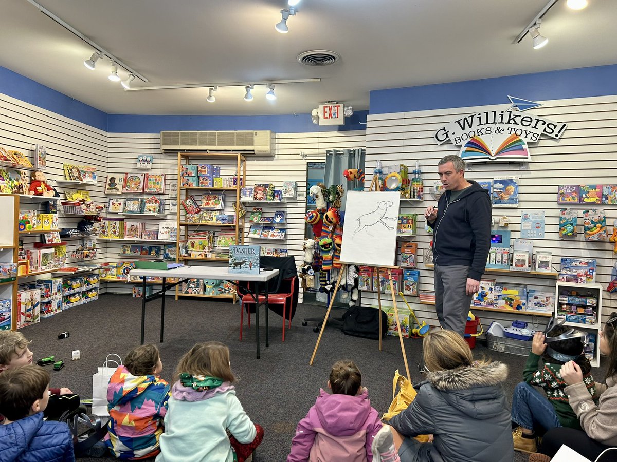 tavaresbooks's tweet photo. Thanks to everyone who came to my events in Maine and New Hampshire over the weekend! 🦌🎅🏼📚

#DasherTour https://t.co/4yKYrVQP9N