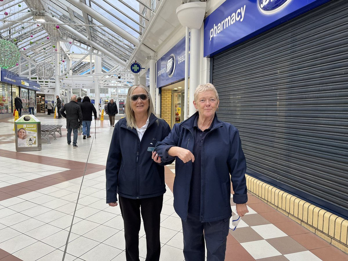 barton_kell's tweet photo. This morning Greater Manchester  @SLCouncils &amp; @BuryBlindSoc delivered two vision awareness sessions to customer service staff @MillGateBury to give them a better understanding of how to support #blind &amp; #PartiallySighted shoppers

#MakeRetailAccessible #Bury #GreaterManchester https://t.co/dJbYiNnSo2