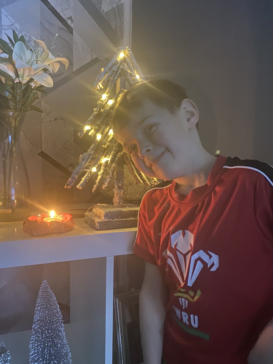 KeelyMills3's tweet photo. @RyfMelyn21  Matthew couldn’t wait to lite his candle 🕯️ https://t.co/Q6e66NnT5X