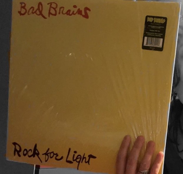 IdaStamile's tweet photo. “We will not do what they want or do what they say. Oh no”
#badbrains⚡️ 🖤
#badbrainsband #rockforlight #hardcore #punk #hardcorepunk #reggae #hardcorevinyl #punkvinyl #americanhardcore #music #musiclover #vinylcollection #vinylcommunity #vinylcollector #vinyljunkie https://t.co/IstYnCeTjB