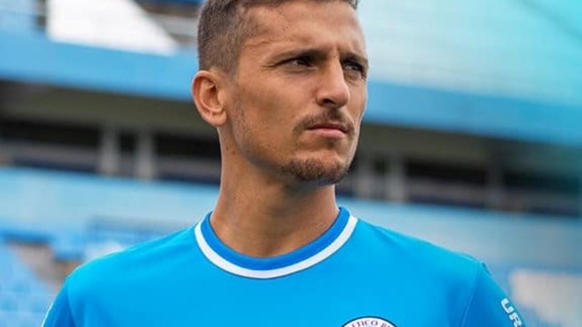 GuaytamboTv's tweet photo. Emiliano Romero 🗣️

🗣️Su llegada se espera al principio de enero 2024.
🗣️ Estoy muy contento por haber llegado y aportar para el equipo.
🗣️Vengo con las expectativas   para asumir como jugador de Macará.
🗣️ Agradezco a la hinchada por el apoyo que he recibido

#945
@gtorres3785 https://t.co/LS0sujCr11
