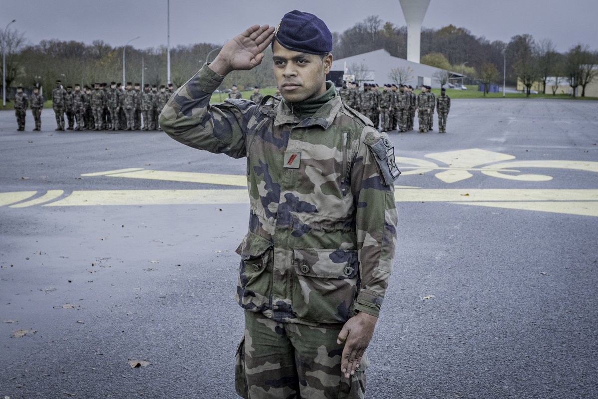 1er_ra's tweet image. Fin de la Formation générale élémentaire : félicitations à nos Fusiliers nouvellement promus au grade de brigadier !
L’occasion de mettre #alhonneur l’encadrement de cette formation et le major de promotion ! 👏
#fiersdenossoldats🇫🇷