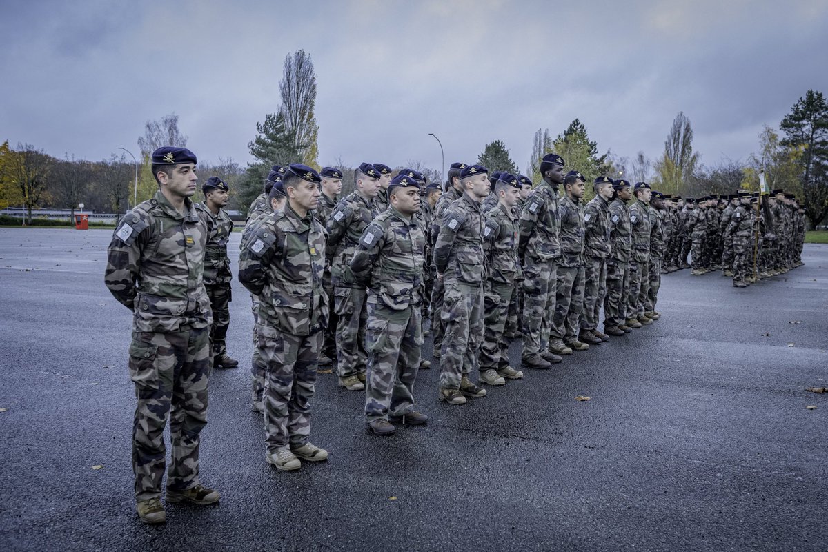1er_ra's tweet image. Fin de la Formation générale élémentaire : félicitations à nos Fusiliers nouvellement promus au grade de brigadier !
L’occasion de mettre #alhonneur l’encadrement de cette formation et le major de promotion ! 👏
#fiersdenossoldats🇫🇷