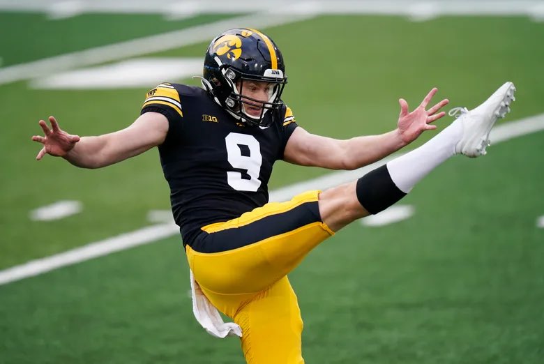 BenScottStevens's tweet photo. My Heisman ballot:

1. Tory Taylor, P (Iowa)
2. Bo Nix, QB (Oregon)
3. Jayden Daniels, QB (LSU)
4. Michael Penix Jr., QB (Washington)

Each player was indispensable to his team this season. https://t.co/Wg8vc7zNPj