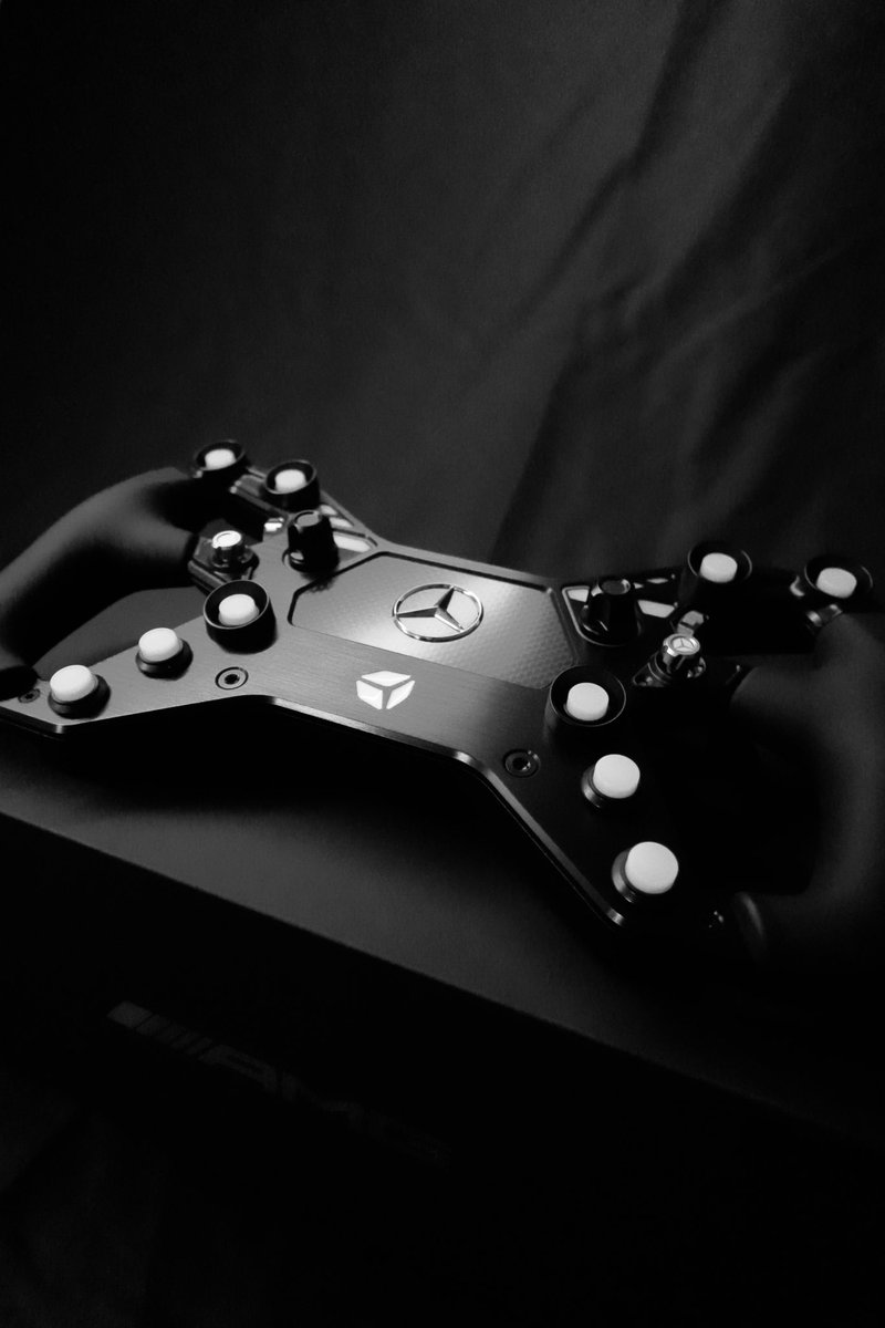 Simplace_co's tweet photo. What are your thoughts on the new @Cube_Controls Mercedes AMG-GT Wheel? https://t.co/GXCC4ToVHT