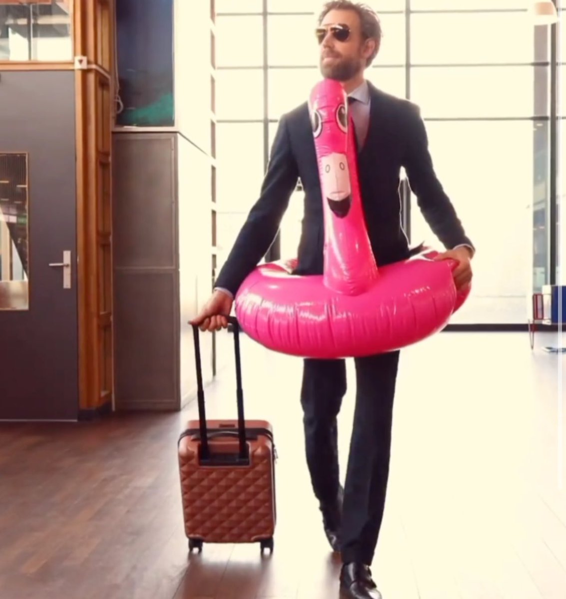 Vanavond aflevering #54 online 🍿
Met <a href="/sannahoeven/">Sanna van der Hoeven</a> en <a href="/ChrisAalberts/">Chris Aalberts</a> bespreken we de verkiezingen en de nasleep. 

Zonder <a href="/palpeet/">Paul Peeters</a>, want die is dit aan het doen: