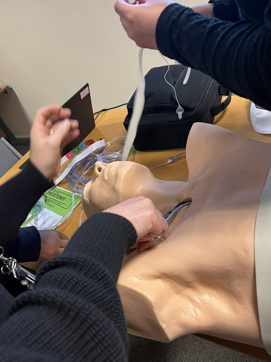 kellyda57876609's tweet photo. What a fabulous Time out day for Head and neck staff C25. Team building ,and hands on learning @laurenghoare @MiriamMutize @TeamNUH https://t.co/Ar6IICyVXR