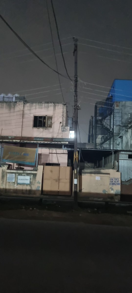 jv_earth's tweet photo. @noida_authority @CeoNoida No street light https://t.co/i1xJquvMZy