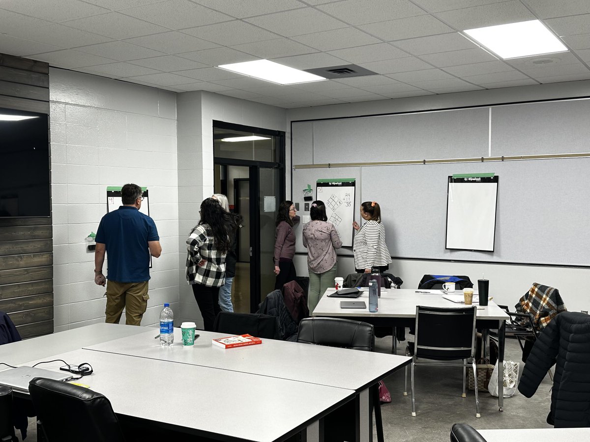 Lnetworkes's tweet photo. This morningโs Building Thinking Classrooms Intro session with @webbkyle is off to a great start. ๐#arpdc https://t.co/DsOcUTeUGP