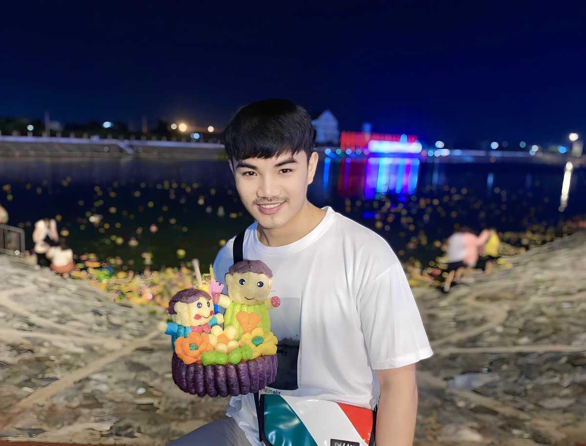 Tao_3591's tweet photo. กระทงหลงทาง คนหลงรัก 
#ชลบุรี #อมตะนครชลบุรี https://t.co/VM4tECLoVh
