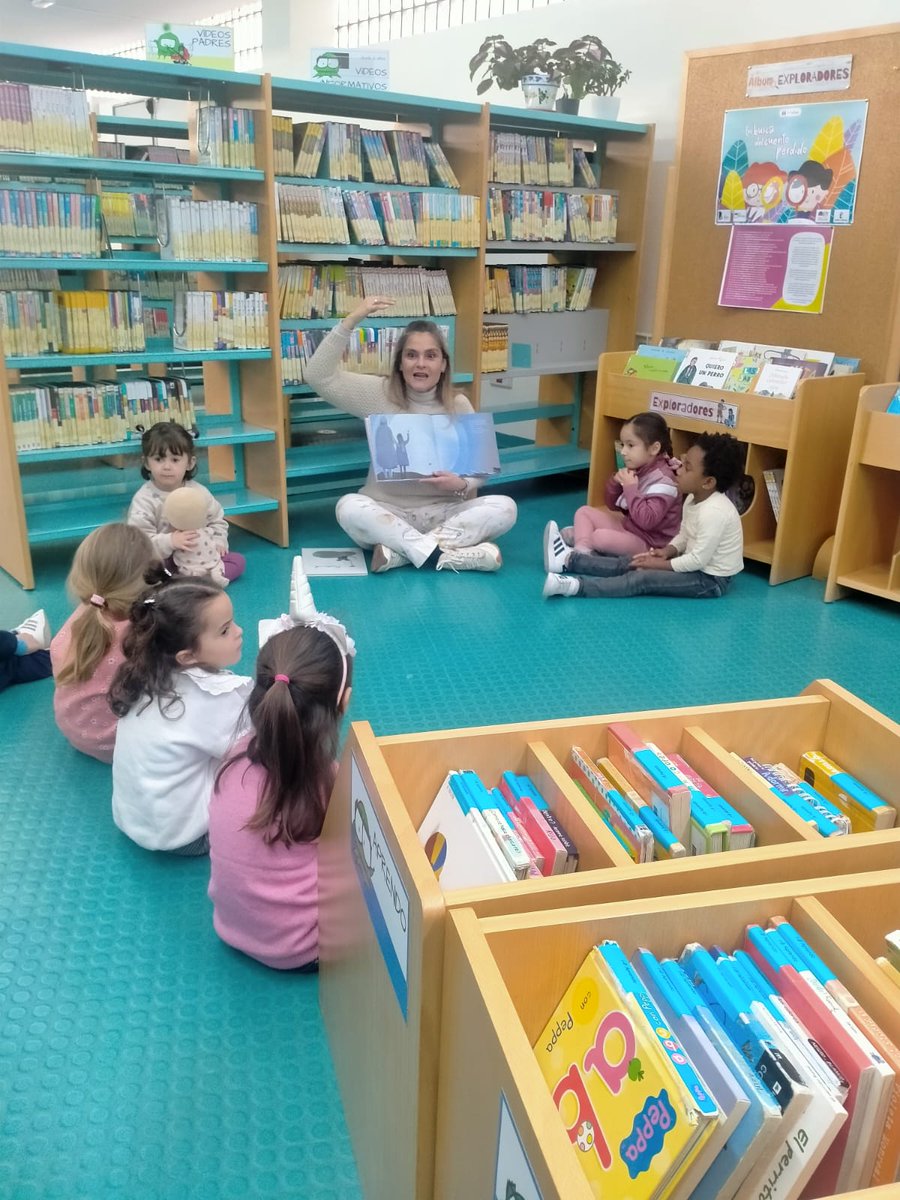 BPECuenca's tweet photo. 🧒👧 El pasado sábado, en el #ClubDeLectura #Prelectores (3 a 5 años), trabajaron el cuento 🐭 𝙁𝙧𝙚𝙙𝙚𝙧𝙞𝙘𝙠, de Leo Lionni, para el que Jenny preparó una manualidad muy otoñal 🍂🍁 con la que pequeños y mayores lo pasaron en grande 🙌
#ActividadesEnLaBiblioteca https://t.co/sOR2Vr5lx9