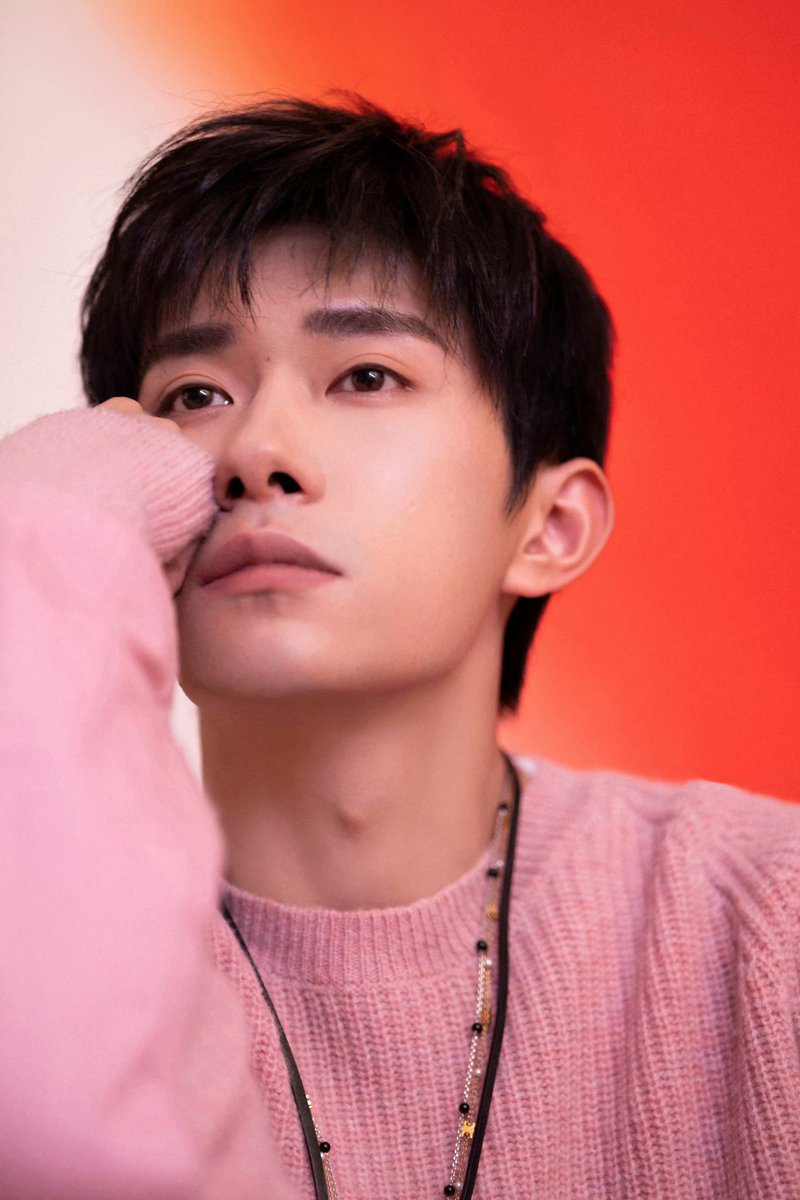 JacksonYee_YT's tweet photo. 祝 #易烊千玺 生日快乐,希望坚定的内核与敏感纯良的心一直陪伴你,也希望在新的一年,你能收获更多世界晃着给予的吻。
#JacksonYee23rdBday #易烊千玺1128生日快乐 #HappyQianxiDay #OnlyForJacksonYee https://t.co/N2DY6jet2K