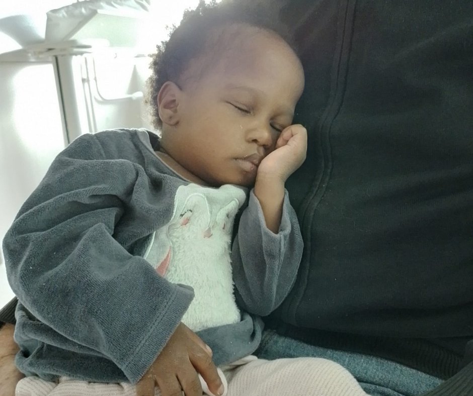 chainedelespoir's tweet image. ✨ LA BONNE NOUVELLE DU JOUR ✨
Originaire du #Cameroun, Noémie Clara a été opérée à ❤️ ouvert à #Lyon ! Avec l’aide de sa famille d’accueil, la petite #fille va de mieux en mieux et se remet doucement de son intervention 👍