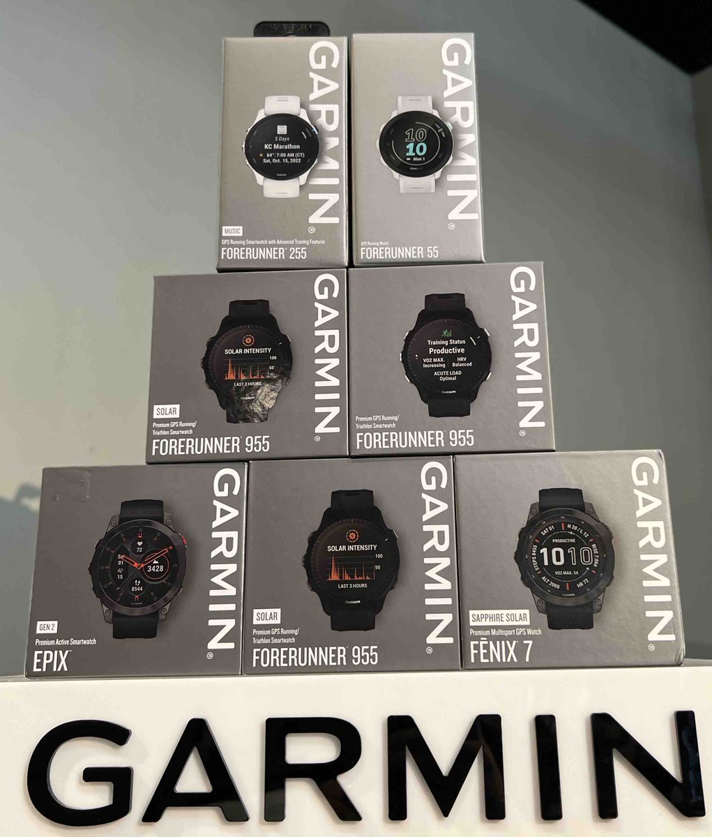 Today is the final day of our Black Friday Deals! Shop in-store to save on some of our favorite gear!

Open 10am - 7pm 😎 Sale details - fleetfeet.com/s/knoxville/sh…