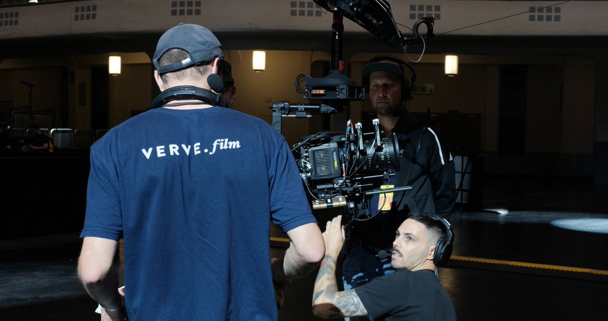 Our crew travelled across Europe and teamed up with local experts to deploy over a dozen Arri cinematic cameras and lenses to capture Helene Fischer's "Rausch" tour in Frankfurt. 

We brought Focus Pullers, Camera Assistants, Technicians, Operators and more to this project!