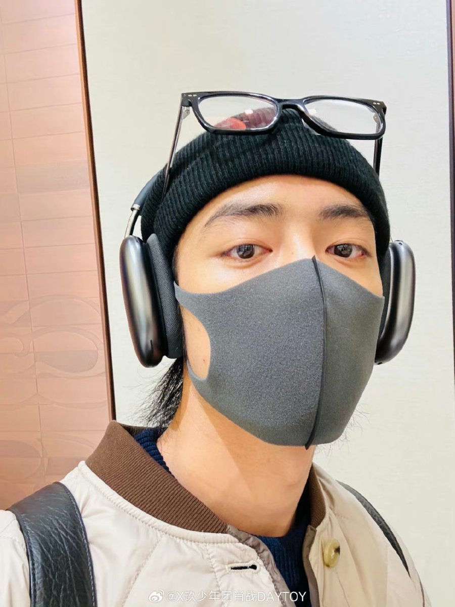 MayThetAung18's tweet photo. Cap : Flash

Xiao Zhan weibo update ~ ❤️. https://t.co/KGzVGoIN2W