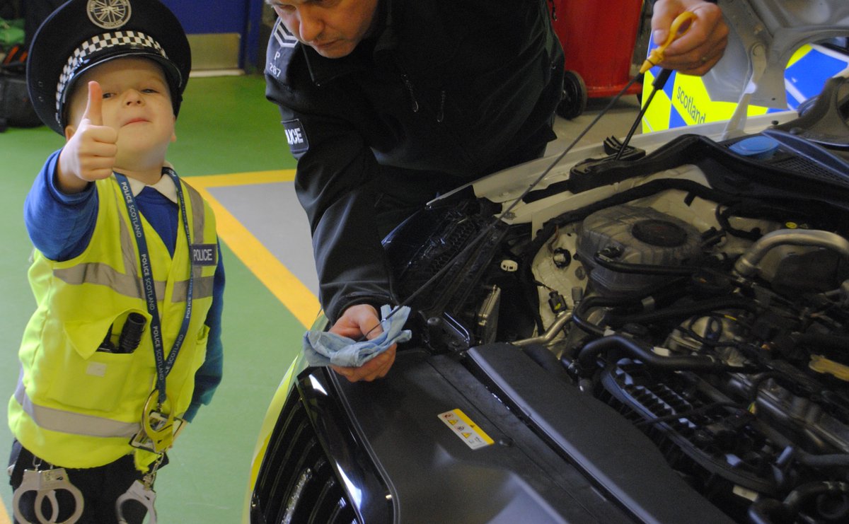 PSOSGlenrothes's tweet photo. Maintenance - ensure all fluid levels are checked and topped up regularly. This ensures that your vehicle remains roadworthy and less likely to suffer a breakdown. Almost two-thirds of fatal accidents involving stopped vehicles on a dual carriageway occur in a layby. #Greenforgo! https://t.co/p92GJgyekH