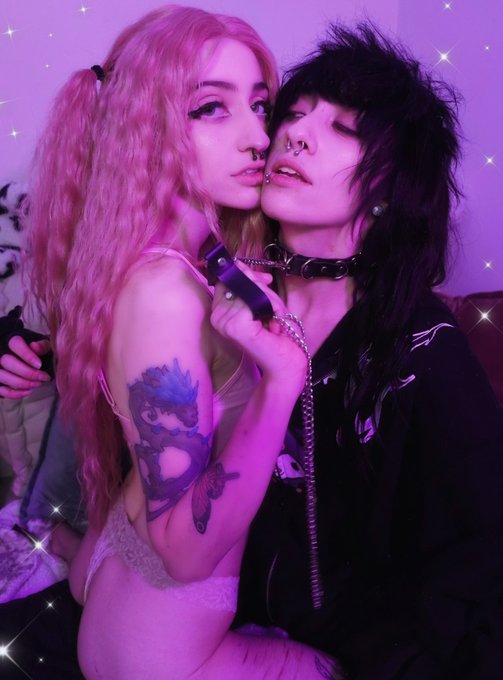 Me when I get yu 😵&zwj;💫💖 (vague my melody and kuromi energy 💞🖤)  @rawrzbf 💜🖤💘 https://t.co/7XW6IST5gp<a href="/tag/keem"class="tags"><span>#keem</span></a>