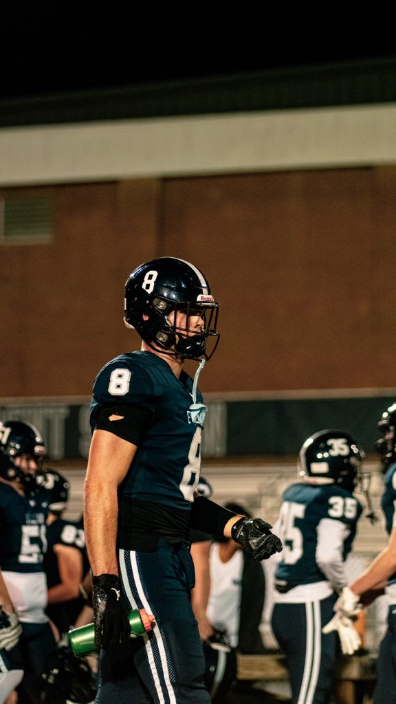 Senior Season Highlights⬇️
hudl.com/v/2MdxWS
Max Vest, Edge/LB/TE
Athlete. 
6,3” 220lb
<a href="/gblandjr/">George Bland</a> <a href="/DSFstrength/">DSFstrength</a> <a href="/Coach_Simonds/">Coach Simonds</a> <a href="/VANextLevel/">Coach Eric Harris</a>
