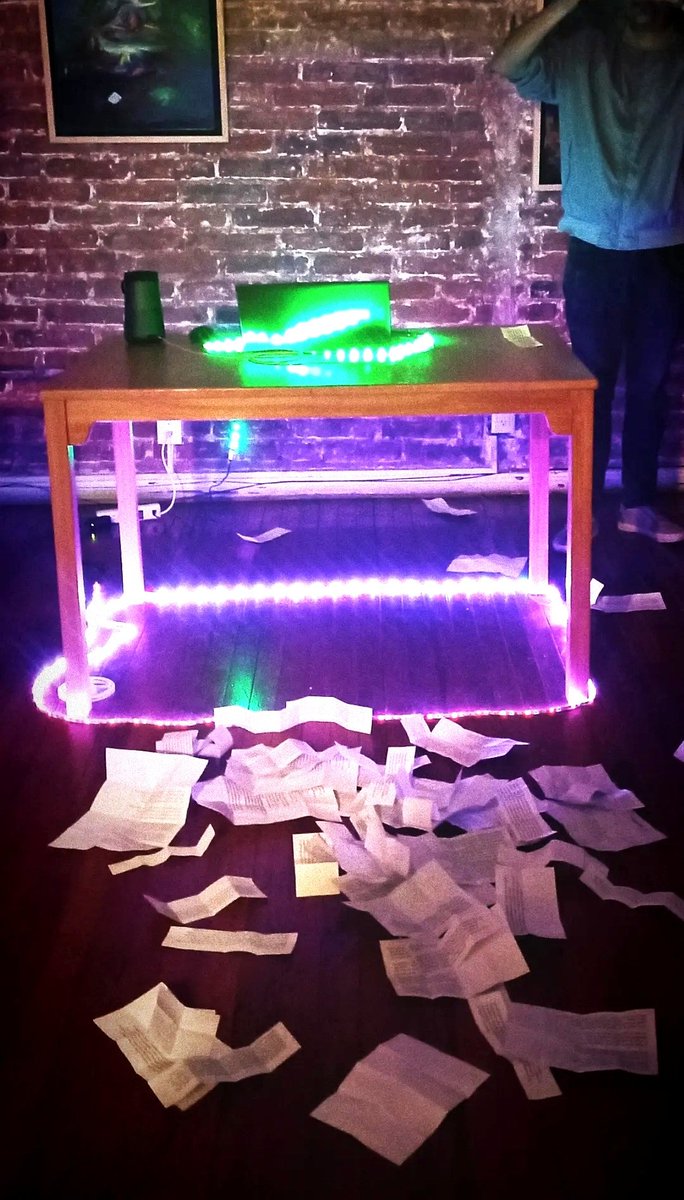 EmmanuelVizcaya's tweet photo. El martes, mi querida @irasemafdz y yo nos aventamos la activación de su expo "Learning from bots: la máquina de Macedonio" en un ritual tecnochamánico en @DesastreLibros donde lanzamos hechizos artificiales. https://t.co/pansr7djdL