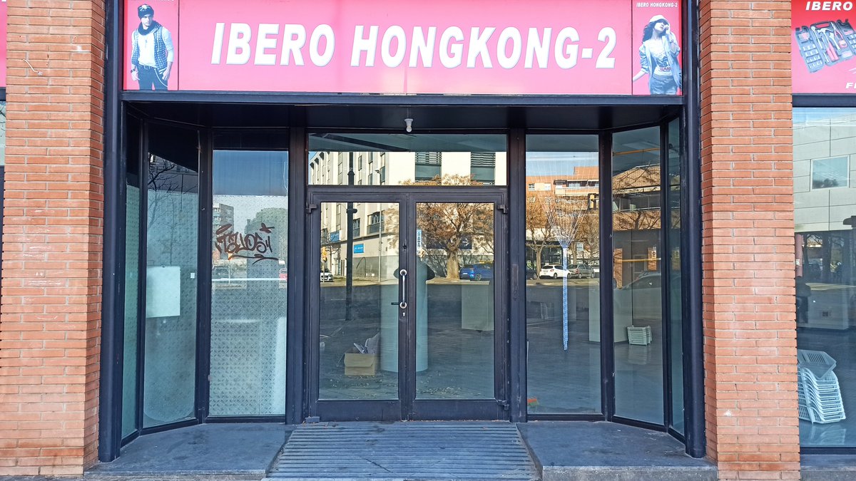 ICL_Grup's tweet photo. En #lloguer magnífic local comercial de 350 m2 a #Balàfia a #Lleida. A la cantonada de Carrer Vic amb Baró de Maials. Ideal per a #negocis que necessitin molta visibilitat.
📌Preu lloguer 1.500€/mes.
📞Més info al 973.974.710
#ICLImmoServeis #ImmoServeis #Immobiliària #comerç https://t.co/1TXPldhDvU
