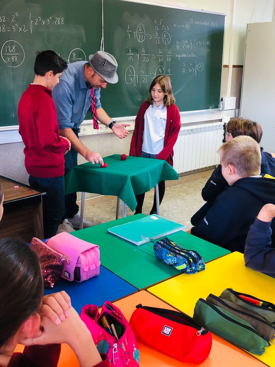 LaSalleInstituc's tweet photo. Recibimos la visita del mago Gilbert para enseñarnos cómo llevar a cabo una sesión de magia dentro de nuestro proyecto Believe in Magic.
La semana que viene seremos nosotros los magos, realizando distintos trucos con electromagnetismo. #NCALaSalle #ILSA_Primaria https://t.co/BB5TwOLHaE
