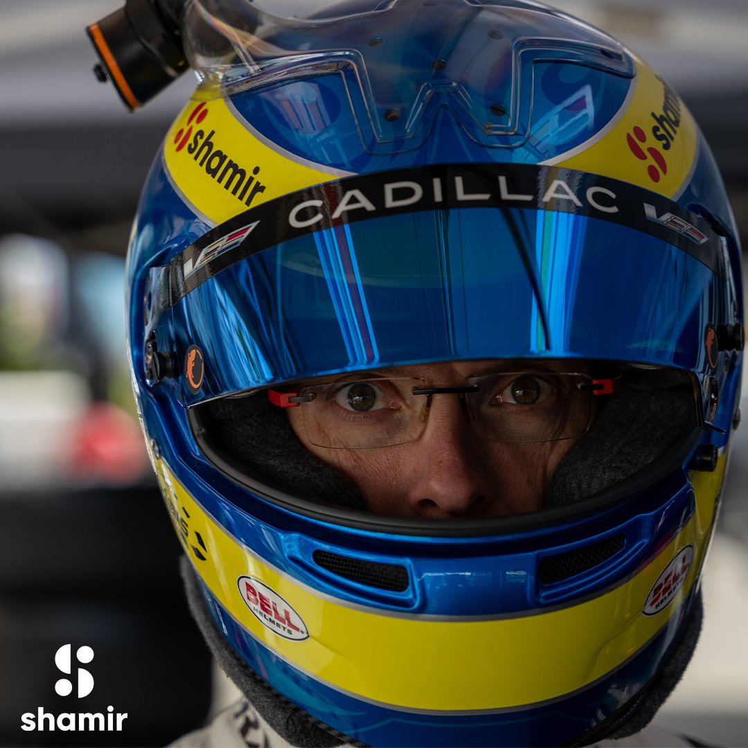We asked Sébastien Bourdais: How do you utilize Driver Intelligence™? “When I switched from my regular lenses to Driver Intelligence™ I quickly realized that everything from the dashboard to the headlights to the road itself became clearer and I was more alert while driving.”