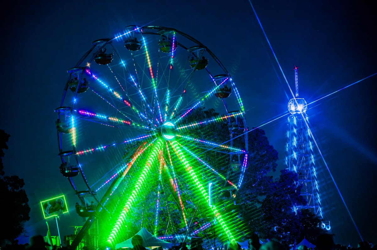 Bonnaroo's tweet photo. the sun may go down... but bonnaroo never does 👽 https://t.co/v9axxAYuEZ