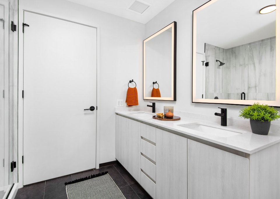 CityLifeChicago's tweet photo. Lease before December 31st and get 1.5 months free on any unit in this new #FultonMarket building. All units feature in-unit laundry, designer lighting, and soft-loft accents. Fully enclosed junior 1 beds are starting in the $1800s net! https://t.co/nxCxxzith0