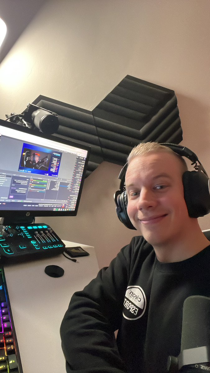 We’re back home from DreamHack and now we do be liveeee! See y’all in there! 

twitch.tv/niot