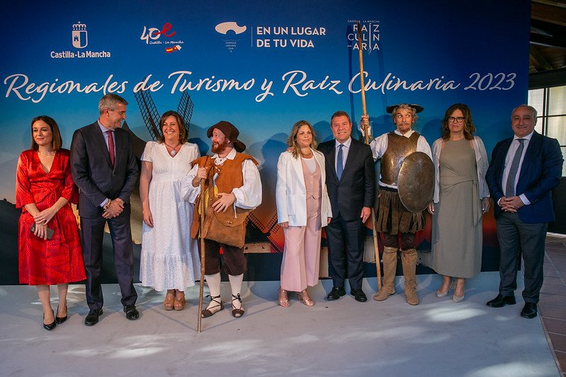 📑 Publicamos en el DOCM una nueva edición de los Premios Regionales de Turismo. No saben igual los buenos datos que atraviesa el sector de @turismoclm si no los compartimos y visibilizamos con quienes lo hacen posible. Ánimo, y a participar 😊!!! 👉 docm.jccm.es/docm/detalleDo…