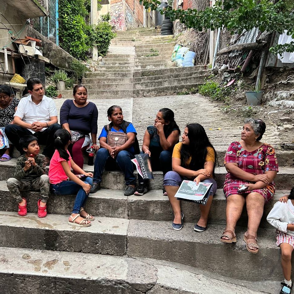 En la búsqueda constante por un Chilpancingo con oportunidades y prosperidad, el primer paso es saber escuchar. En esta reunión no solo estamos capturando momentos, sino también entendiendo sus necesidades.
Juntos, transformaremos esas voces en acciones efectivas . 💪🌟