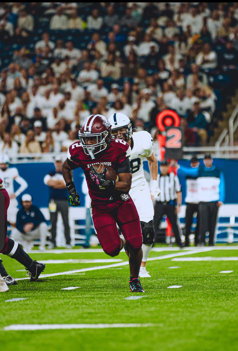 1,100 rushing yards 
19 total tds 
1 kick return td 
1st team All state 🥇
1st team all region 
State Chanpion 💍